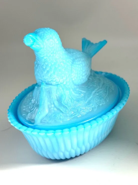 Vintage Bird on Nest Light Blue Milk Glass by Summit - Picture 1 of 7